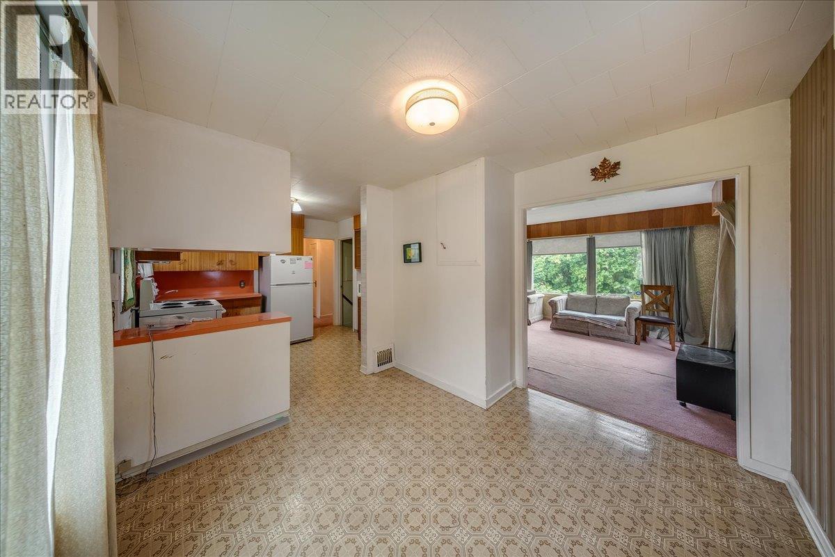 306 Sylvia Crescent, Trail, British Columbia  V1R 1A5 - Photo 8 - 10397988