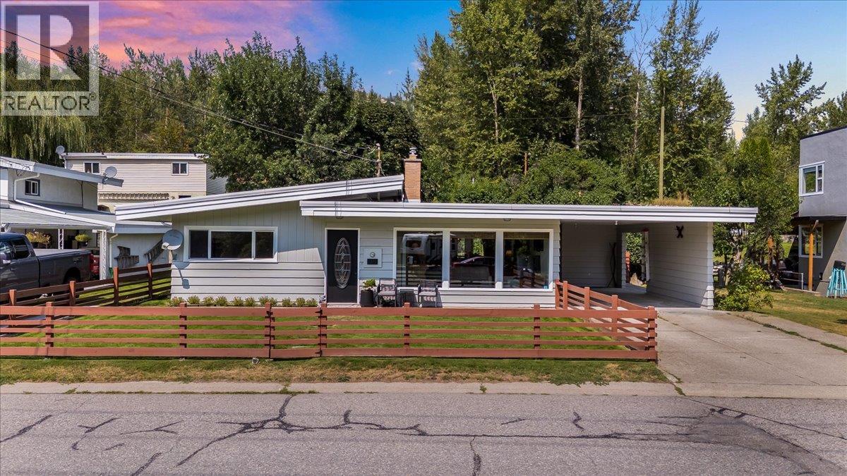 469 Forrest Drive, Trail, British Columbia  V1R 2H1 - Photo 1 - 10397894