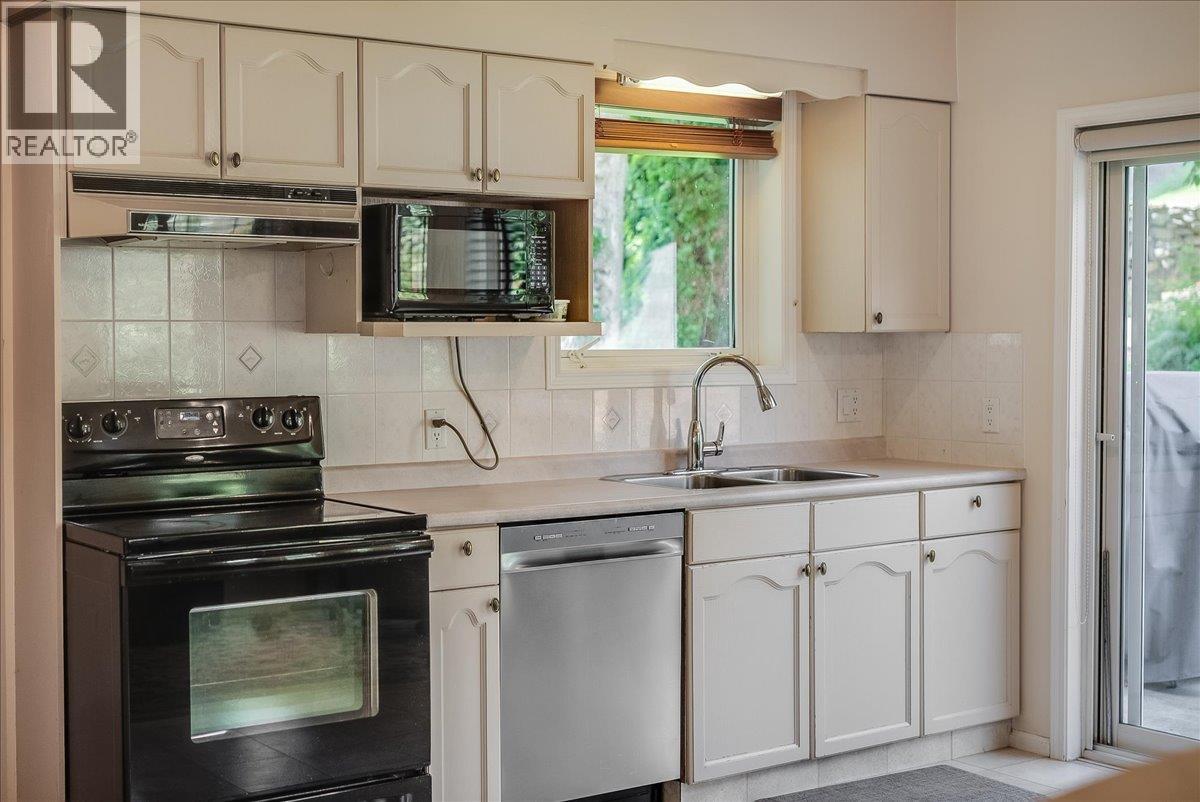469 Forrest Drive, Trail, British Columbia  V1R 2H1 - Photo 15 - 10397894
