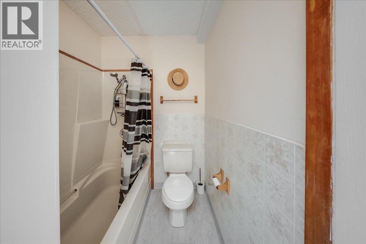 469 Forrest Drive, Trail, British Columbia  V1R 2H1 - Photo 38 - 10397894