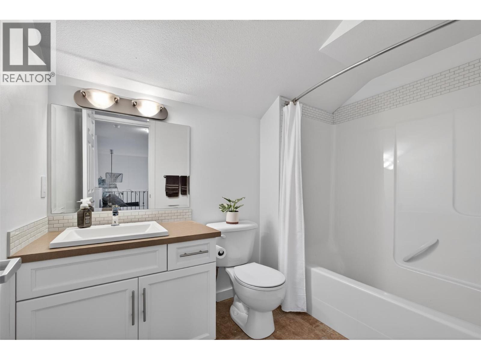 2120 Shannon Ridge Drive Unit# 303, West Kelowna, British Columbia  V4T 2Z3 - Photo 14 - 10397892