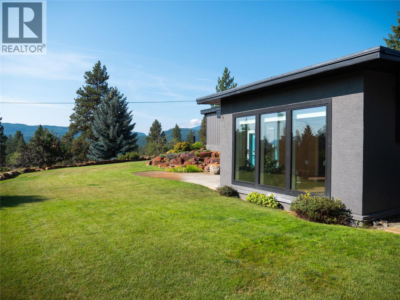 9767 & 9765 Pighin Road, Cranbrook, British Columbia  V1C 7C9 - Photo 4 - 10397936