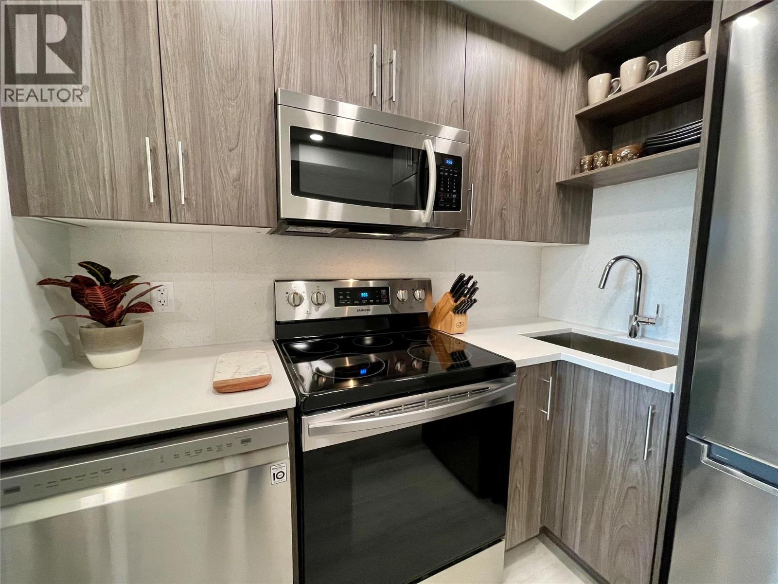 345 Dougall Road N Unit# Ph12, Kelowna, British Columbia  V1X 0A8 - Photo 2 - 10397185