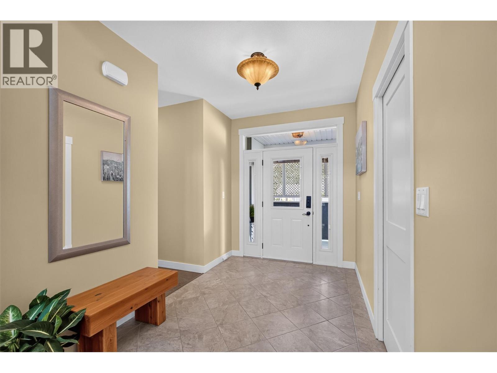 7272 Dunwaters Road, Kelowna, British Columbia  V1Z 3W4 - Photo 17 - 10395772
