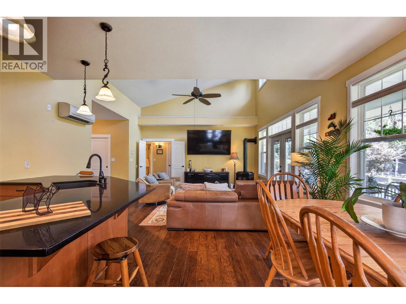 7272 Dunwaters Road, Kelowna, British Columbia  V1Z 3W4 - Photo 28 - 10395772