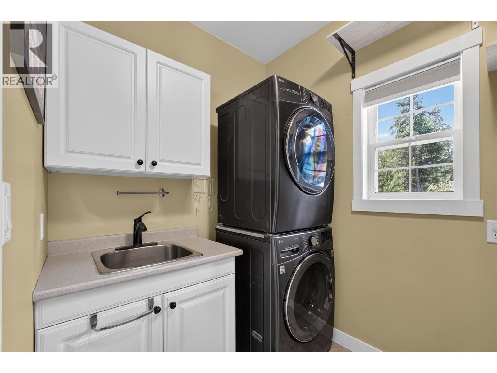 7272 Dunwaters Road, Kelowna, British Columbia  V1Z 3W4 - Photo 37 - 10395772