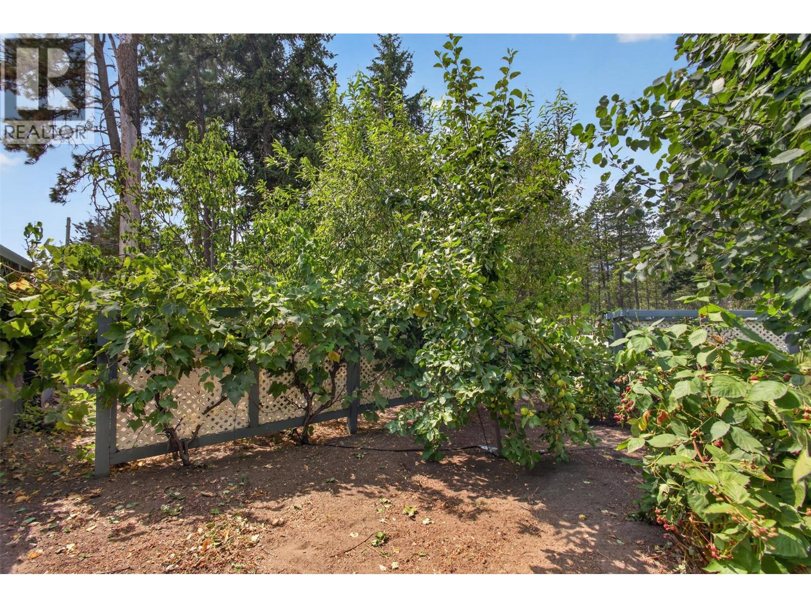 7272 Dunwaters Road, Kelowna, British Columbia  V1Z 3W4 - Photo 47 - 10395772
