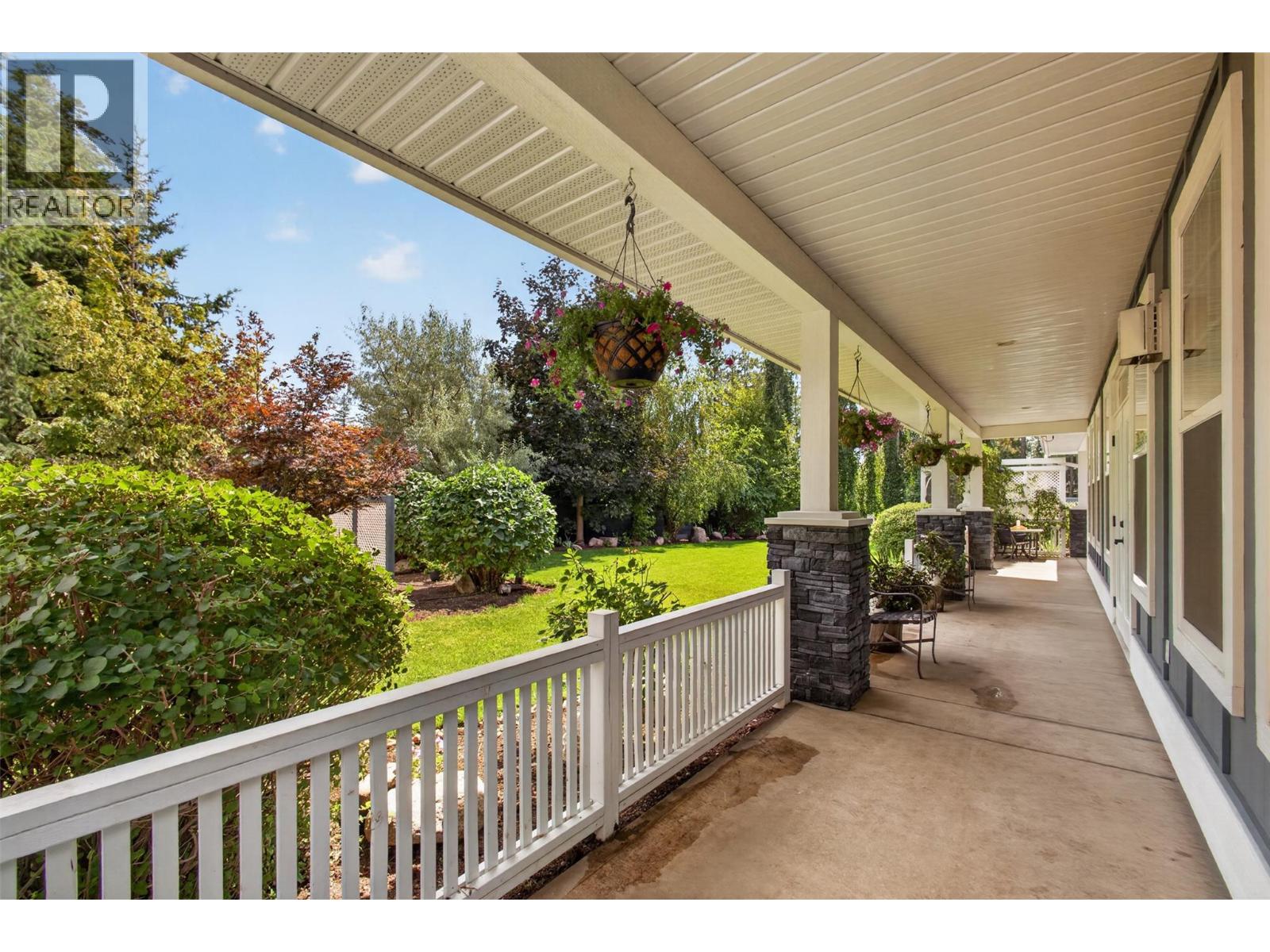 7272 Dunwaters Road, Kelowna, British Columbia  V1Z 3W4 - Photo 5 - 10395772