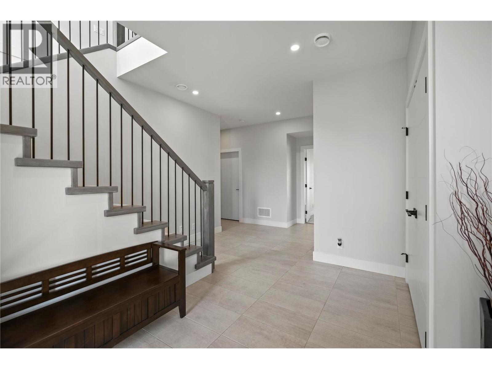 695 Deans Drive, Kelowna, British Columbia  V1P 1A1 - Photo 42 - 10398135