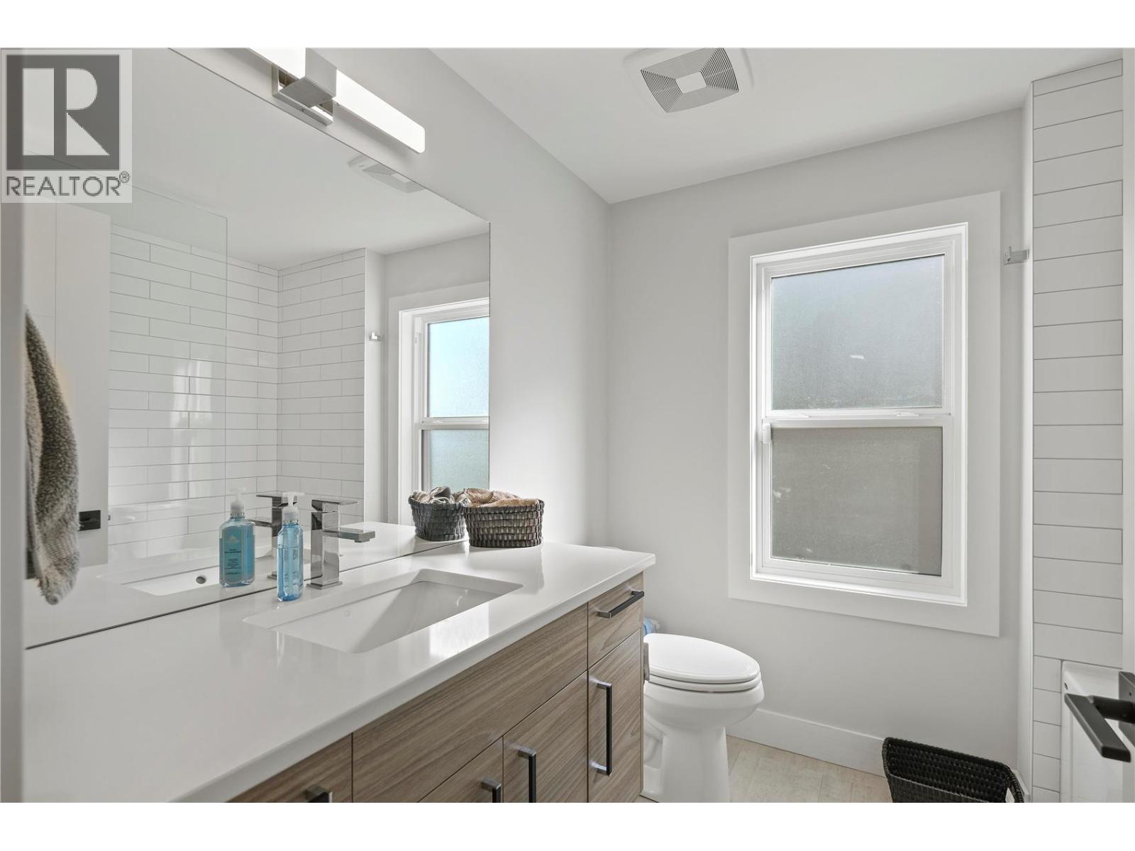 695 Deans Drive, Kelowna, British Columbia  V1P 1A1 - Photo 44 - 10398135