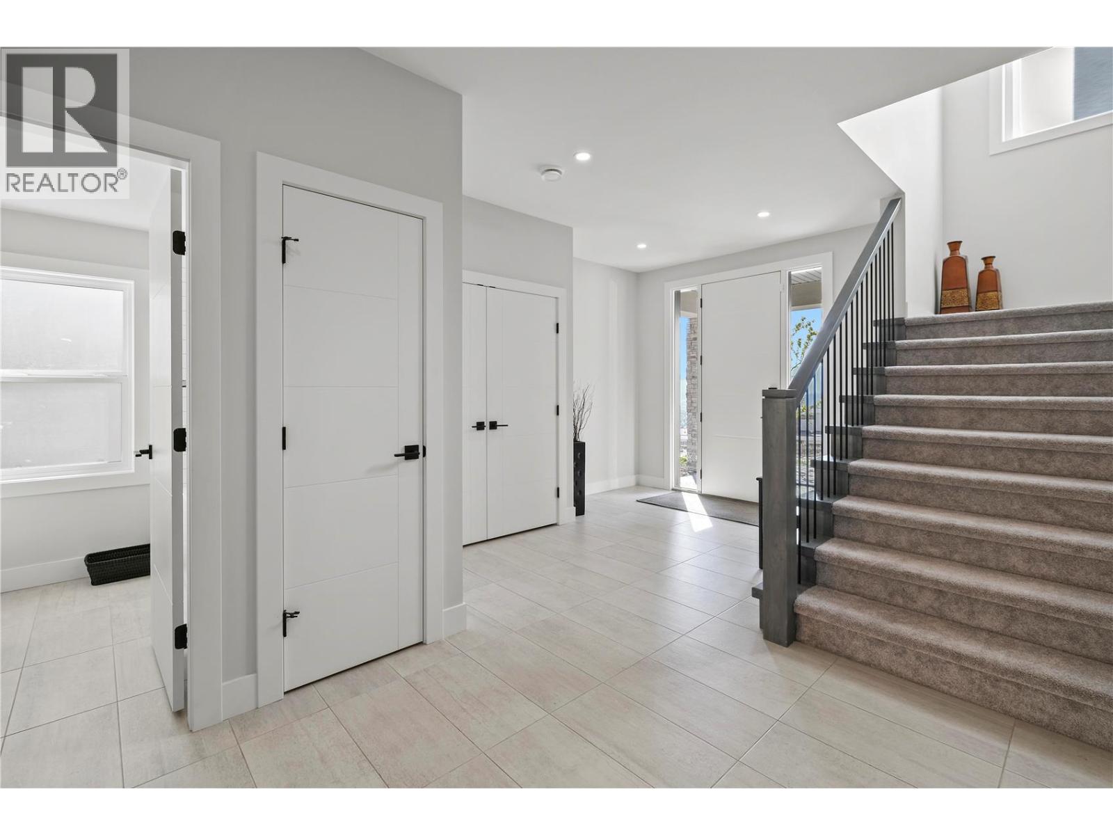 695 Deans Drive, Kelowna, British Columbia  V1P 1A1 - Photo 47 - 10398135