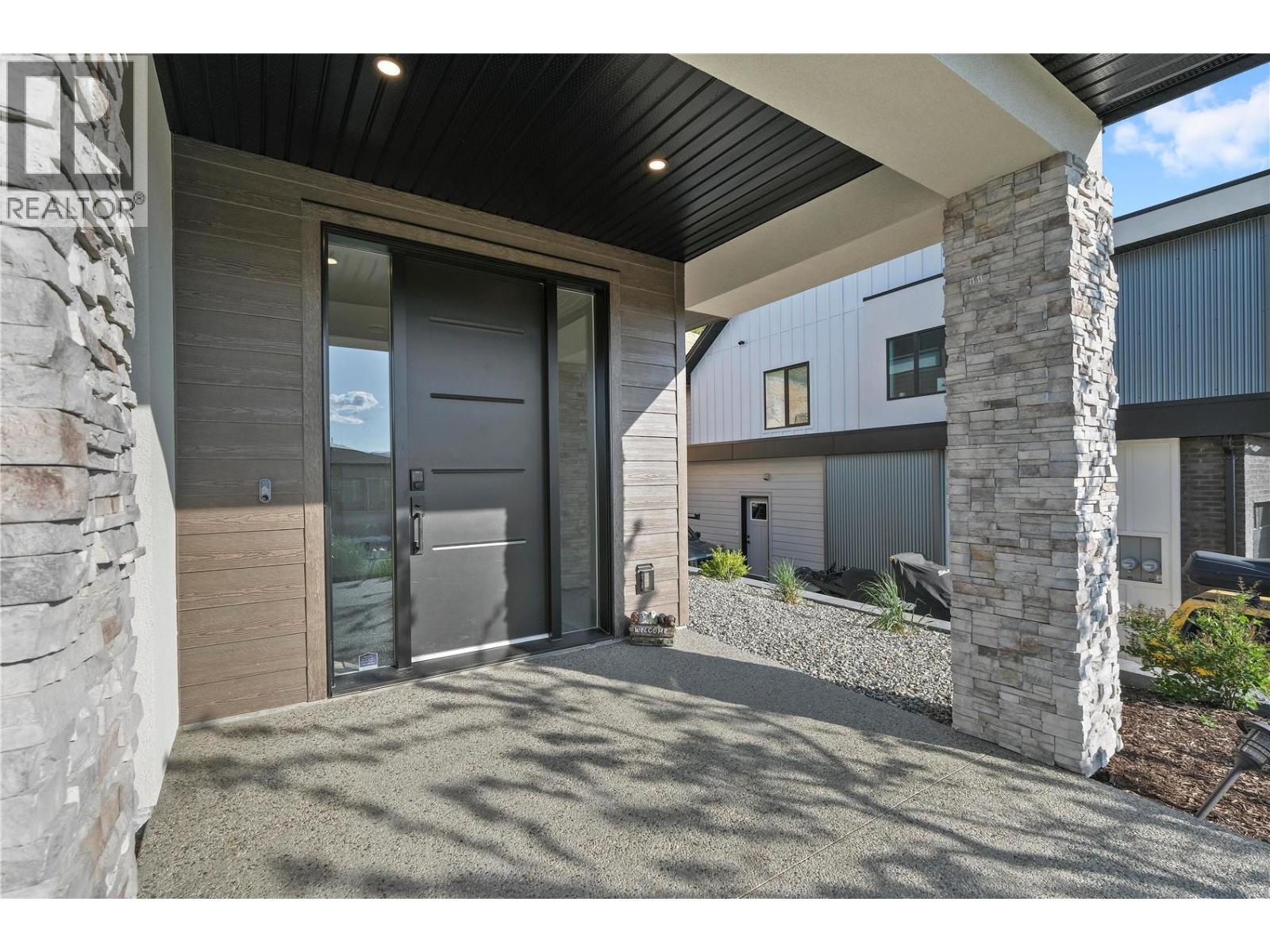 695 Deans Drive, Kelowna, British Columbia  V1P 1A1 - Photo 48 - 10398135