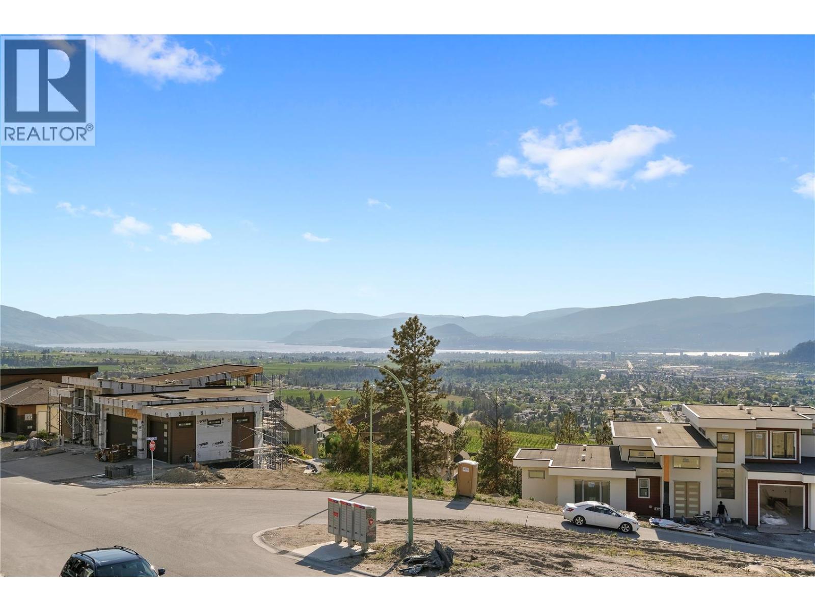 695 Deans Drive, Kelowna, British Columbia  V1P 1A1 - Photo 5 - 10398135