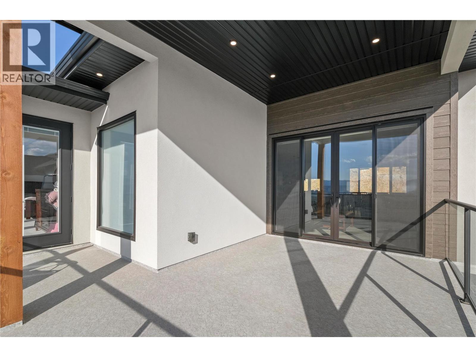 695 Deans Drive, Kelowna, British Columbia  V1P 1A1 - Photo 6 - 10398135