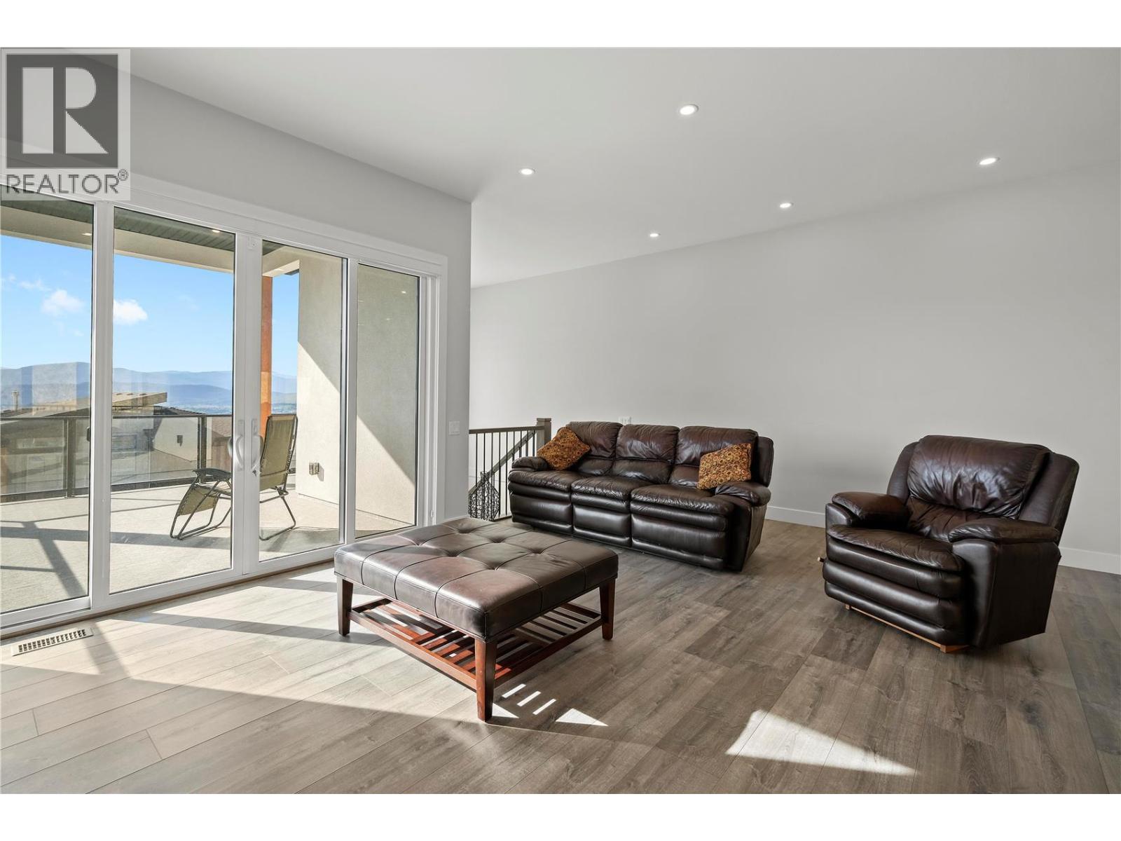 695 Deans Drive, Kelowna, British Columbia  V1P 1A1 - Photo 9 - 10398135