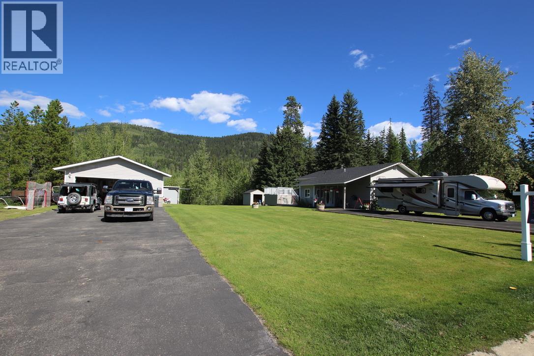 40/48 Kinuseo Place, Tumbler Ridge, British Columbia  V0C 2W0 - Photo 1 - 10398116