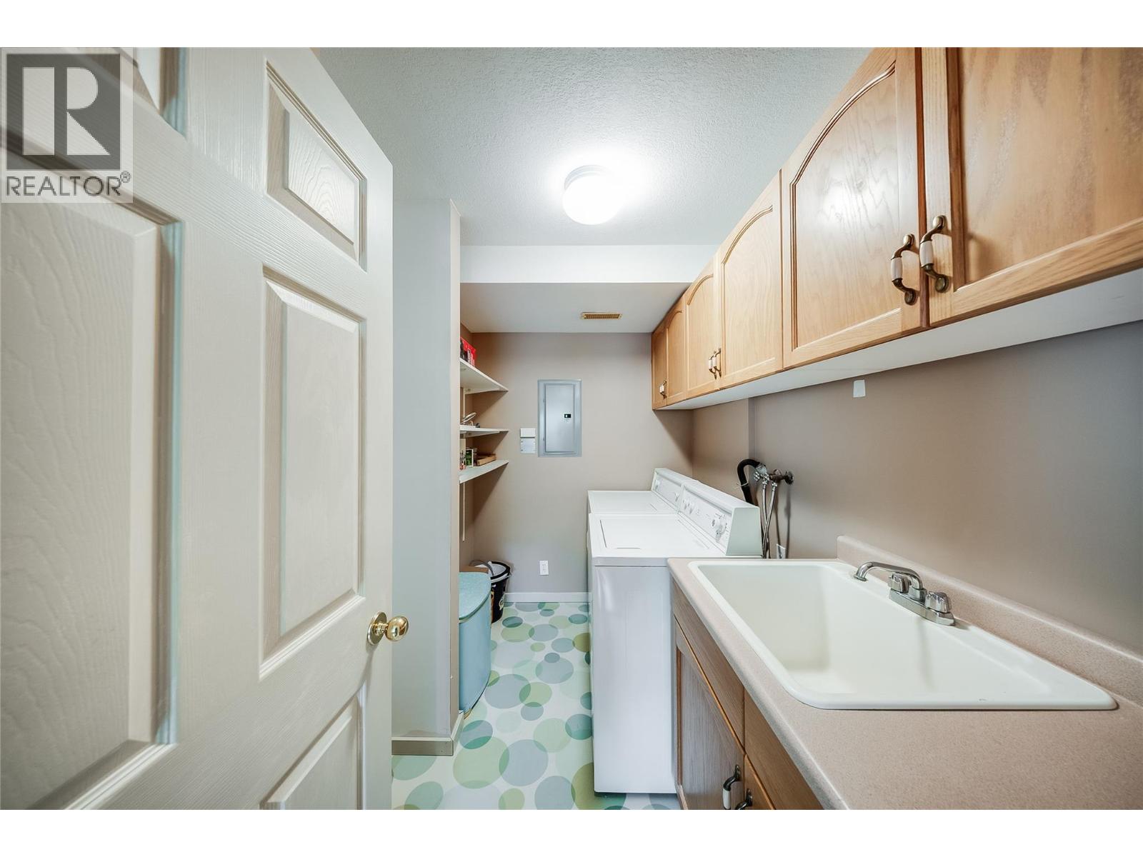 573 10th Avenue Unit# 4, Castlegar, British Columbia  V1N 1K6 - Photo 25 - 10398081