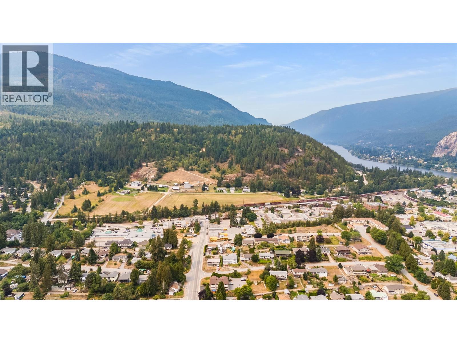 573 10th Avenue Unit# 4, Castlegar, British Columbia  V1N 1K6 - Photo 35 - 10398081