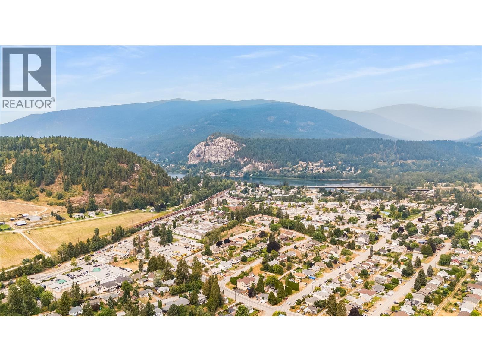 573 10th Avenue Unit# 4, Castlegar, British Columbia  V1N 1K6 - Photo 36 - 10398081