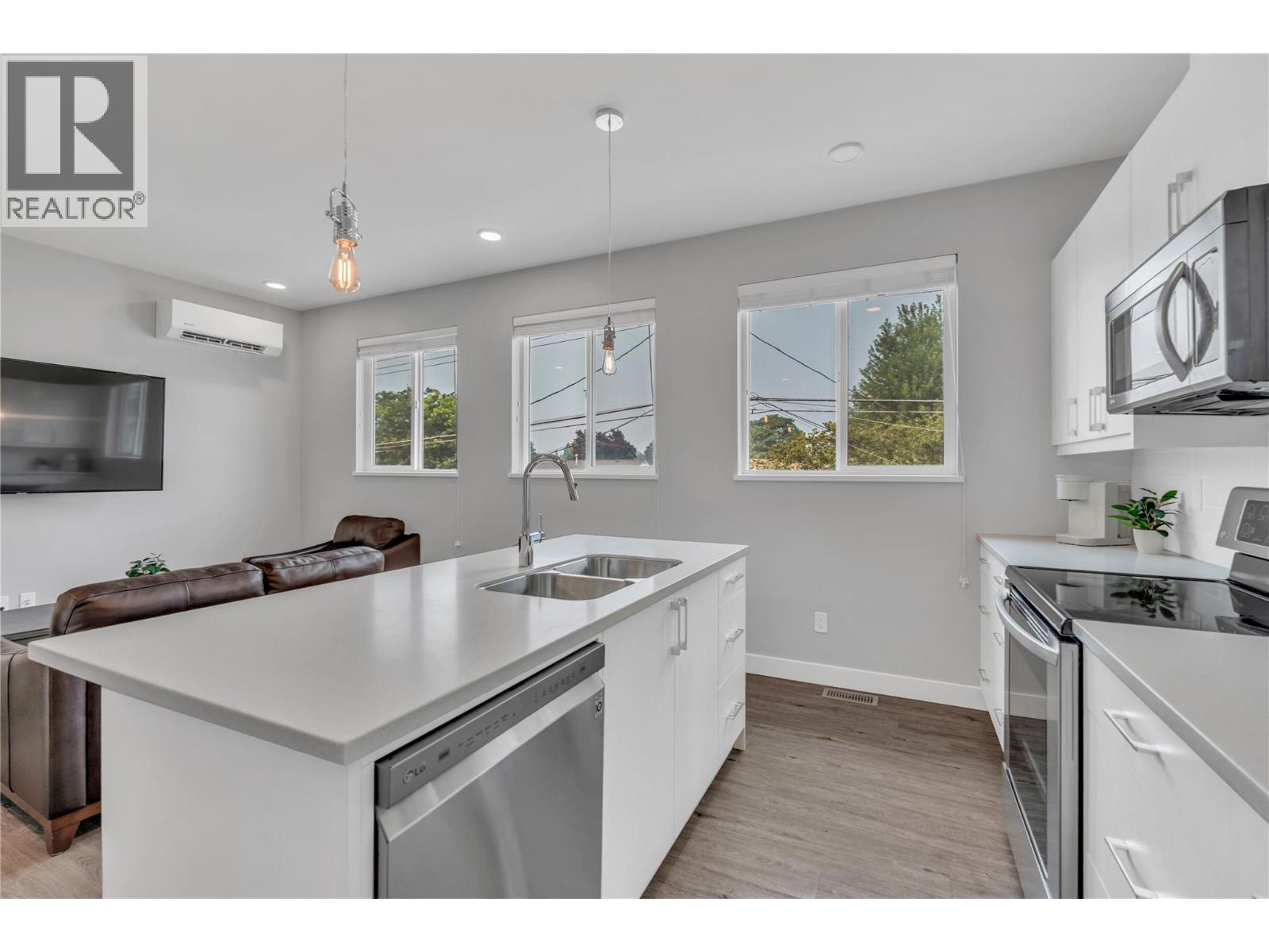 367 Douglas Avenue, Penticton, British Columbia  V2A 2V1 - Photo 42 - 10396347
