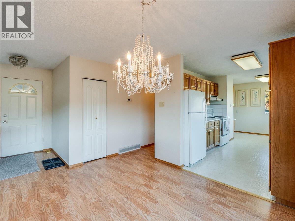 3613 9th Avenue, Castlegar, British Columbia  V1N 2Z6 - Photo 16 - 10398068