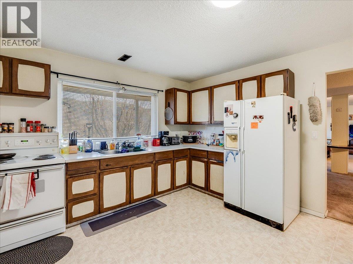 3613 9th Avenue, Castlegar, British Columbia  V1N 2Z6 - Photo 26 - 10398068