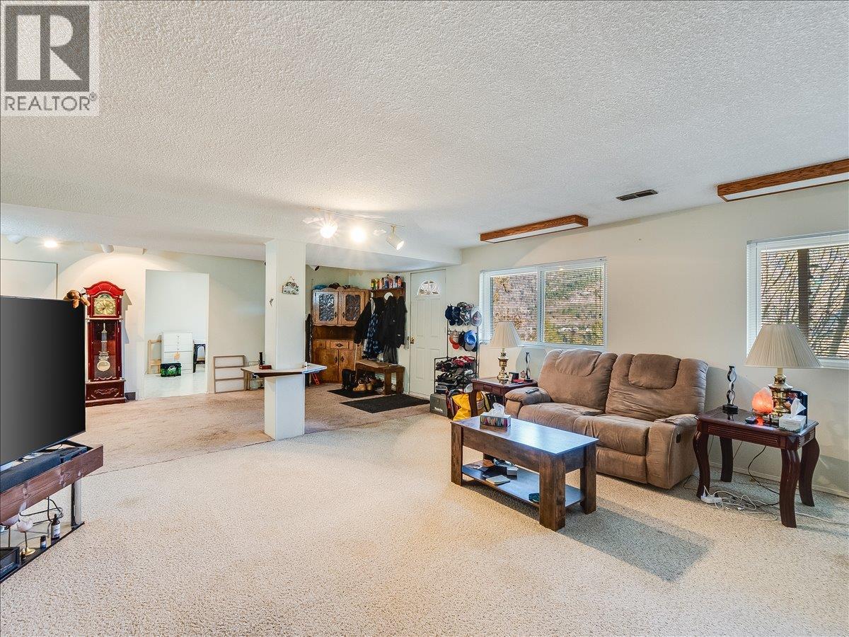3613 9th Avenue, Castlegar, British Columbia  V1N 2Z6 - Photo 28 - 10398068