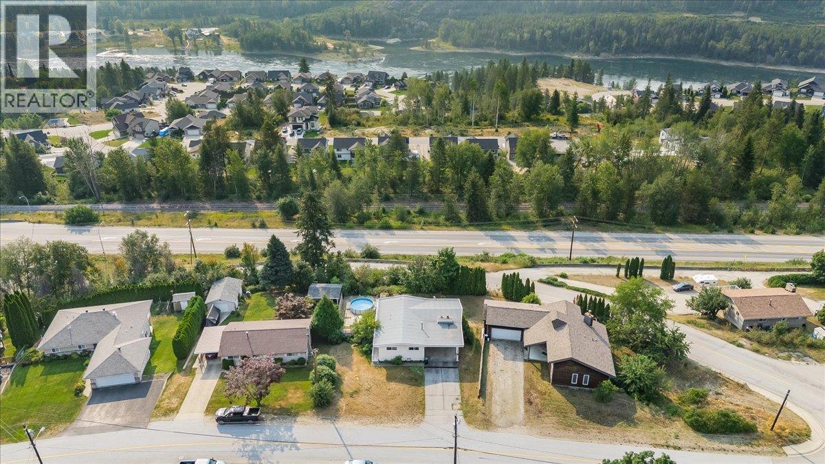 3613 9th Avenue, Castlegar, British Columbia  V1N 2Z6 - Photo 35 - 10398068