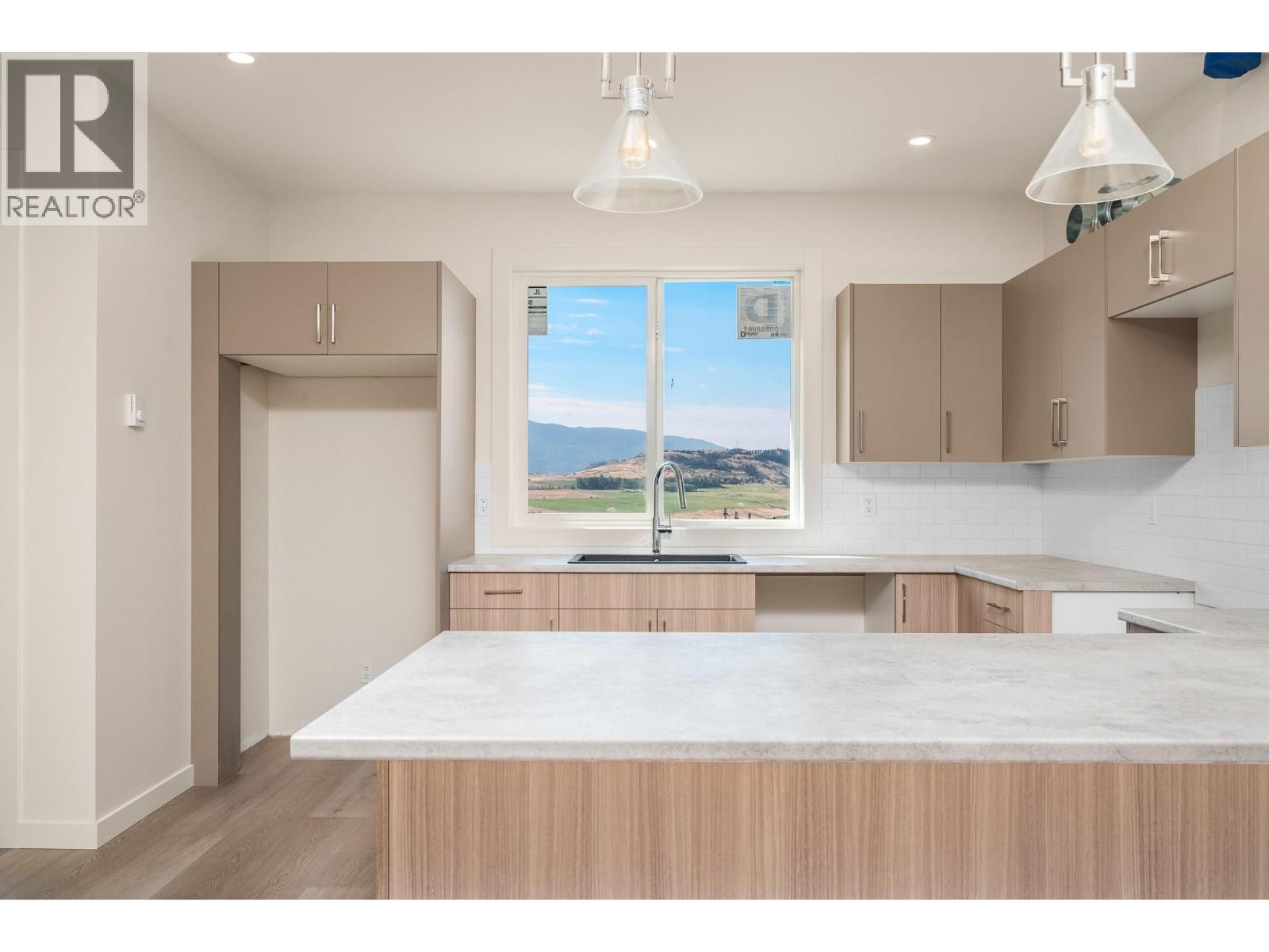 4311 Painted Turtle Drive, Vernon, British Columbia  V1H 1A2 - Photo 10 - 10398062