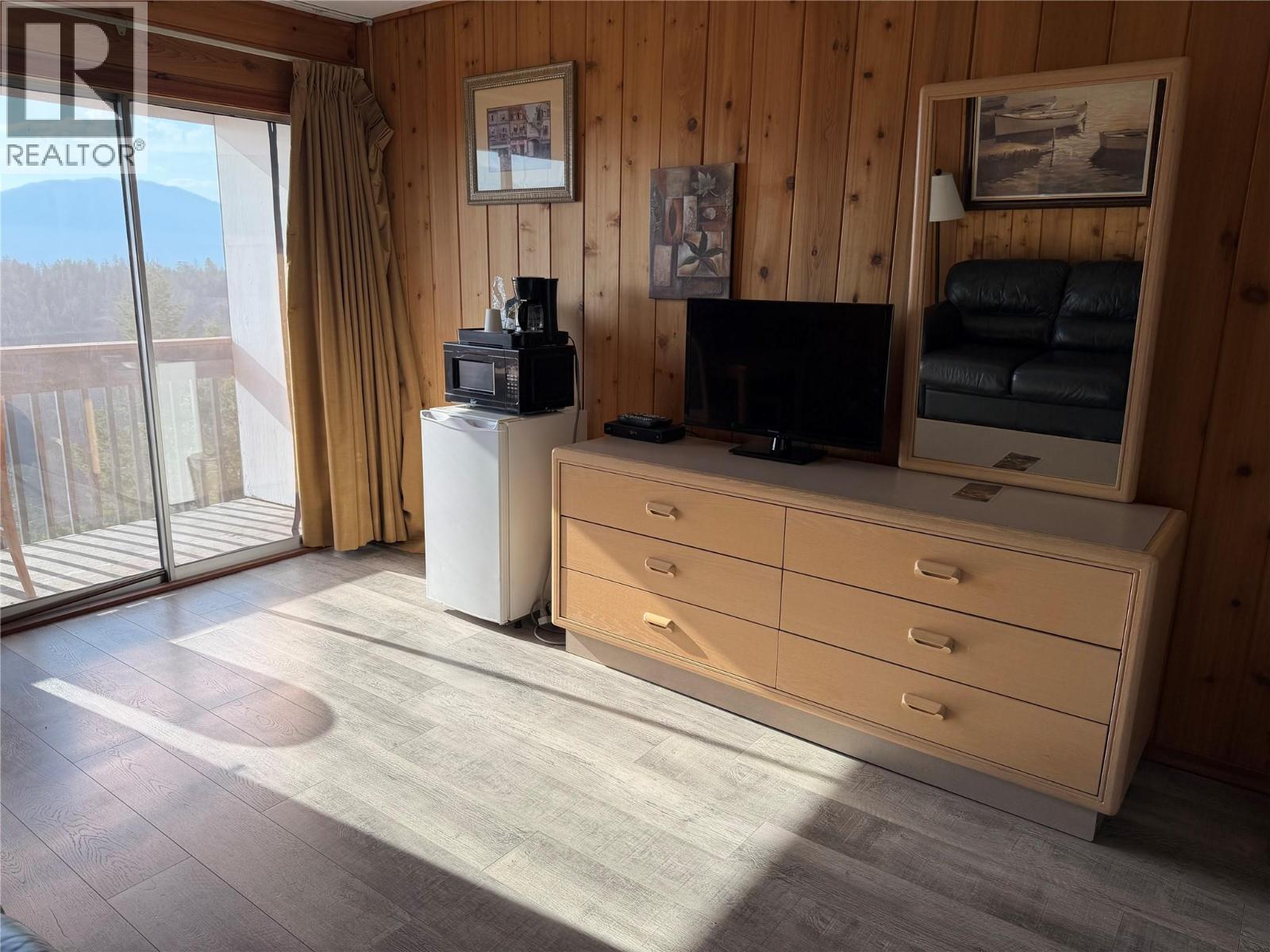 5067 Madsen Road, Radium Hot Springs, British Columbia  V0A 1M0 - Photo 6 - 10397659