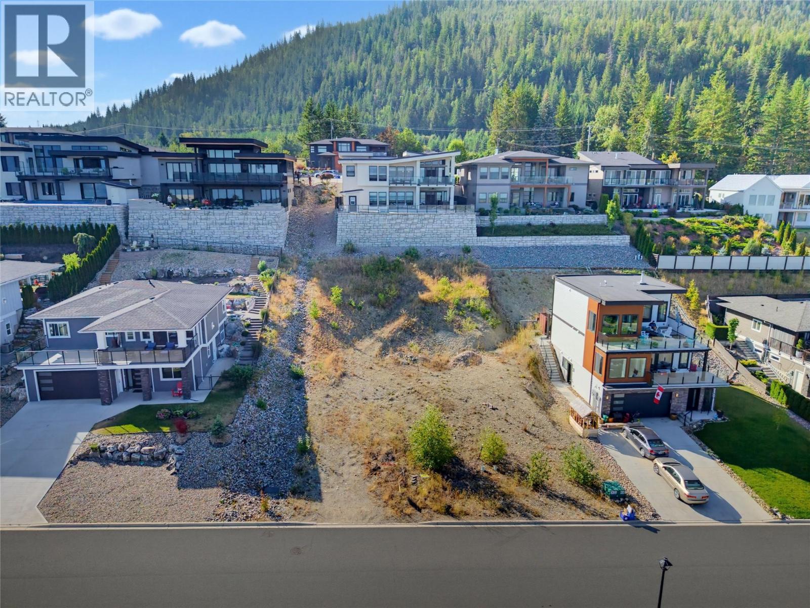 1040 17 Avenue Se, Salmon Arm, British Columbia  V1E 2C9 - Photo 1 - 10397524