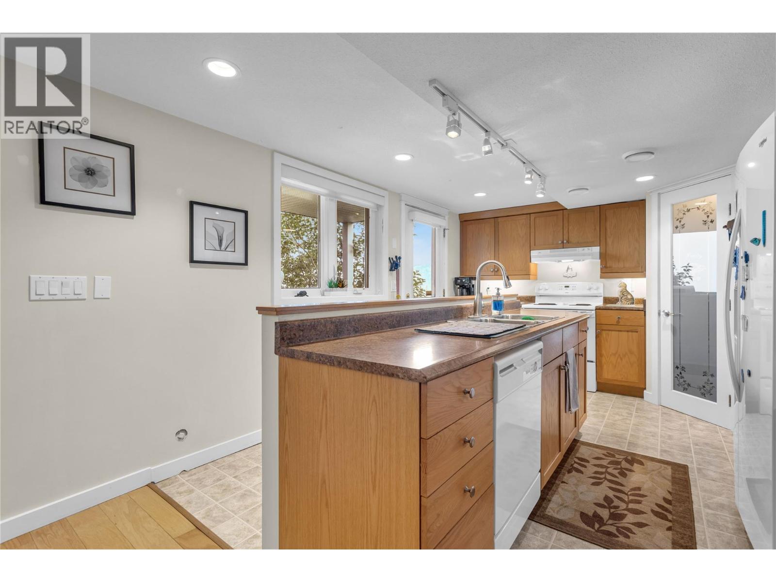 17952 Hereford Road, Kelowna, British Columbia  V4V 1B6 - Photo 44 - 10398046