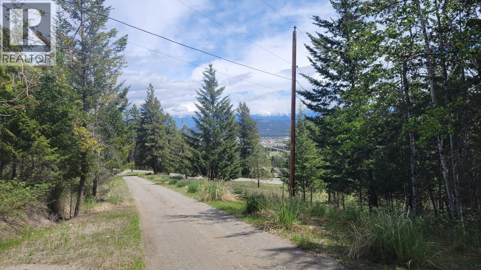 343 Cross Road S, Cranbrook, British Columbia  V1C 6W6 - Photo 2 - 10398204