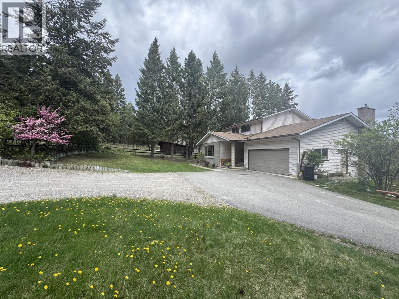 380 Ivy Road, Cranbrook, British Columbia  V1C 6W6 - Photo 3 - 10398203
