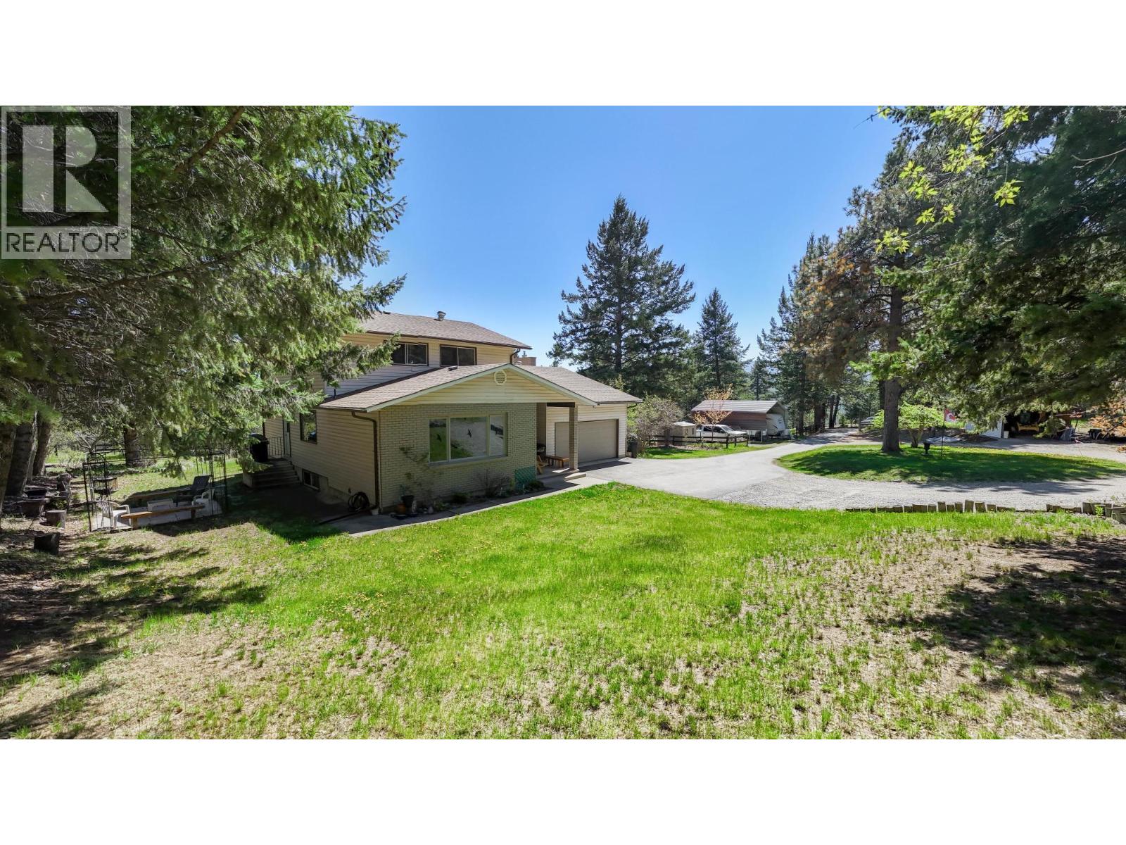 380 Ivy Road, Cranbrook, British Columbia  V1C 6W6 - Photo 4 - 10398203