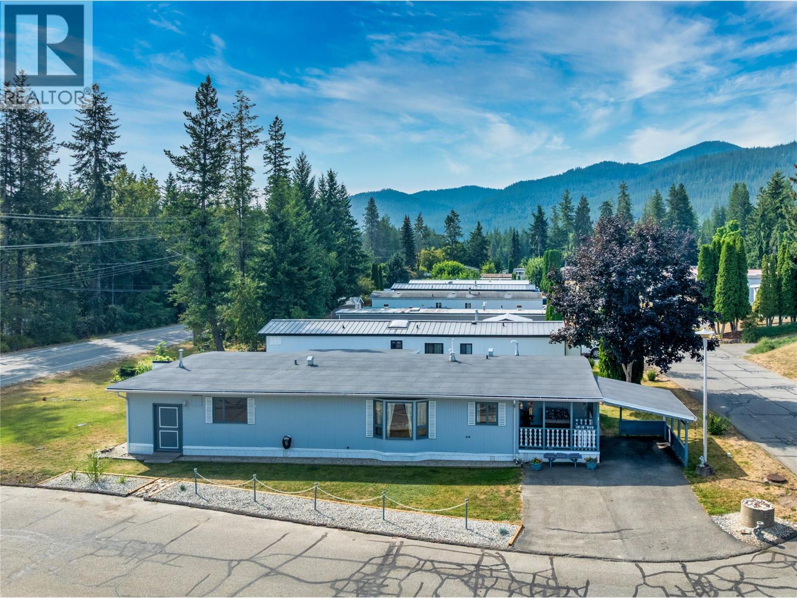1361 30 Street Se Unit# 1, Salmon Arm, British Columbia  V1E 2N4 - Photo 3 - 10398065