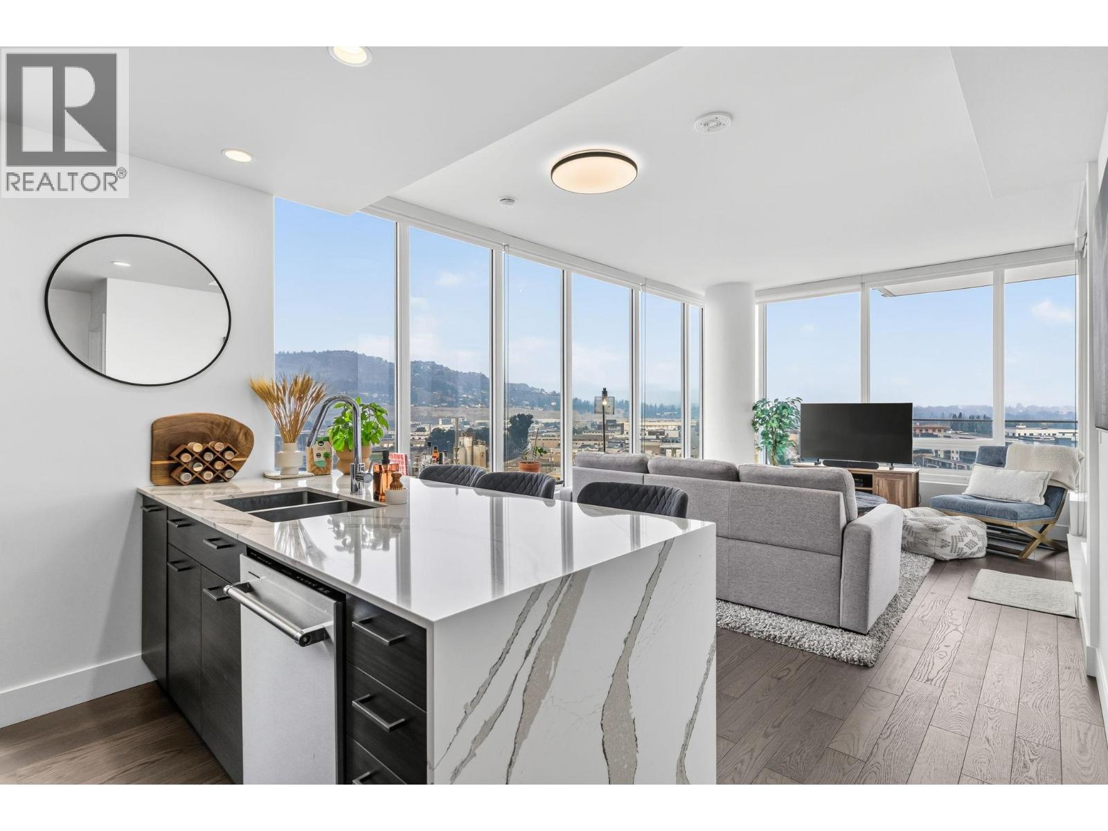 1181 Sunset Drive Unit# 1102, Kelowna, British Columbia  V1Y 0J4 - Photo 1 - 10398213