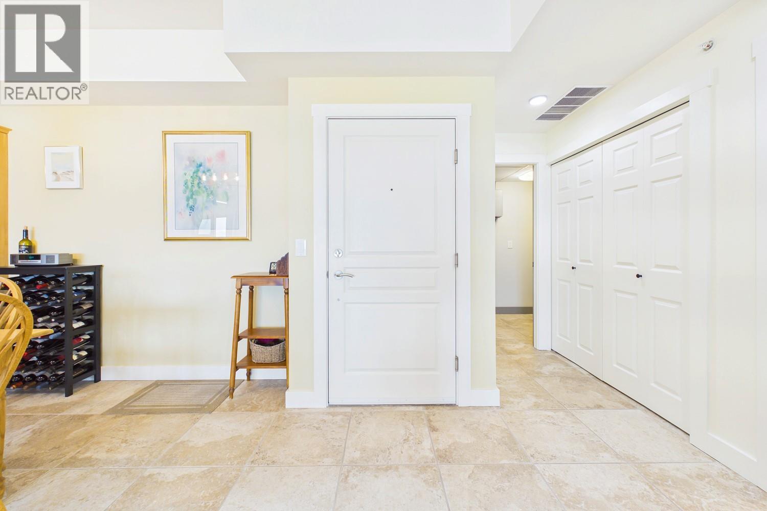 873 Forestbrook Drive Unit# 404, Penticton, British Columbia  V2A 2E9 - Photo 3 - 10398214