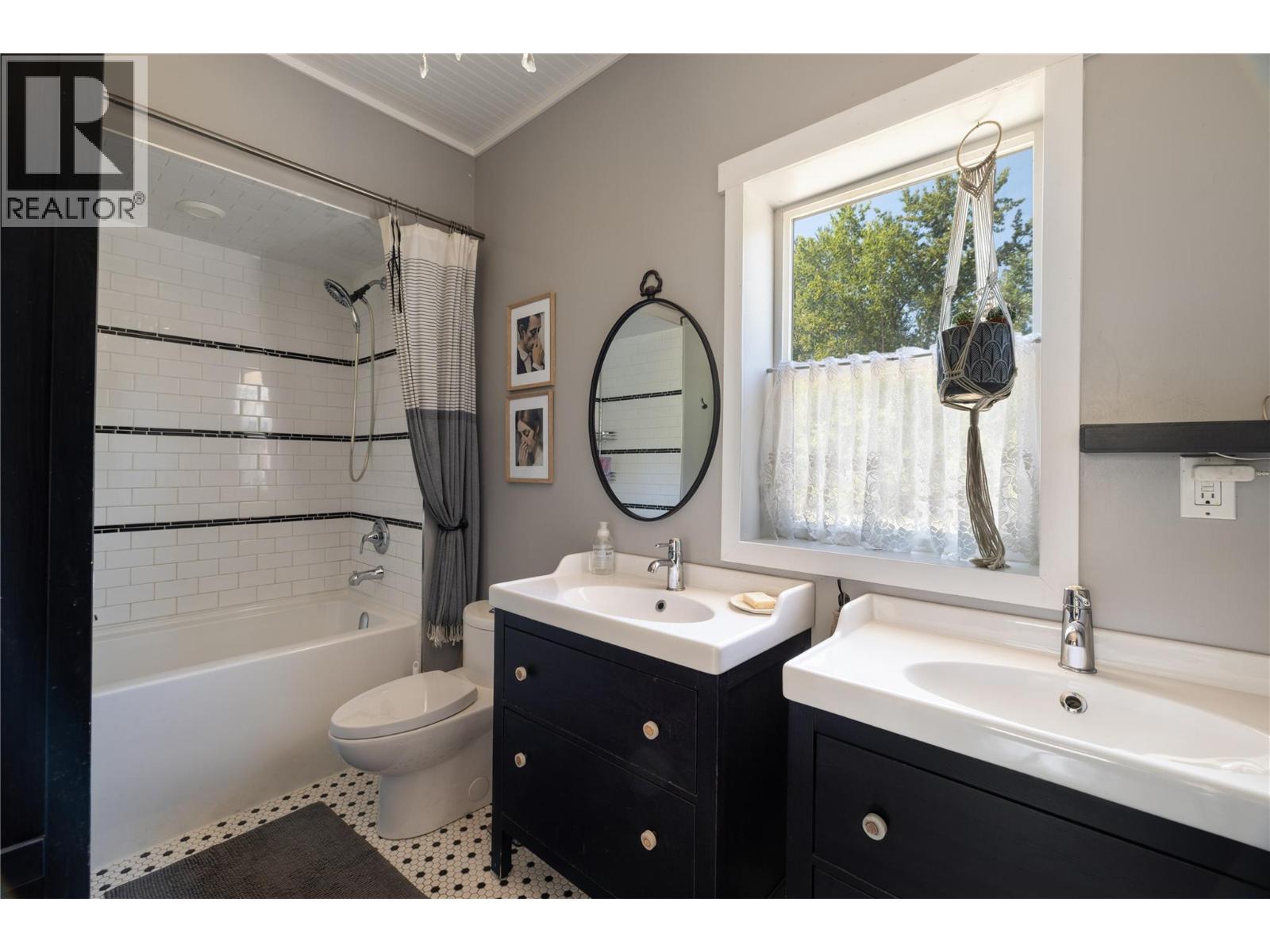 1130 Thomas Hayes Road, Spallumcheen, British Columbia  V0E 1B6 - Photo 54 - 10398138