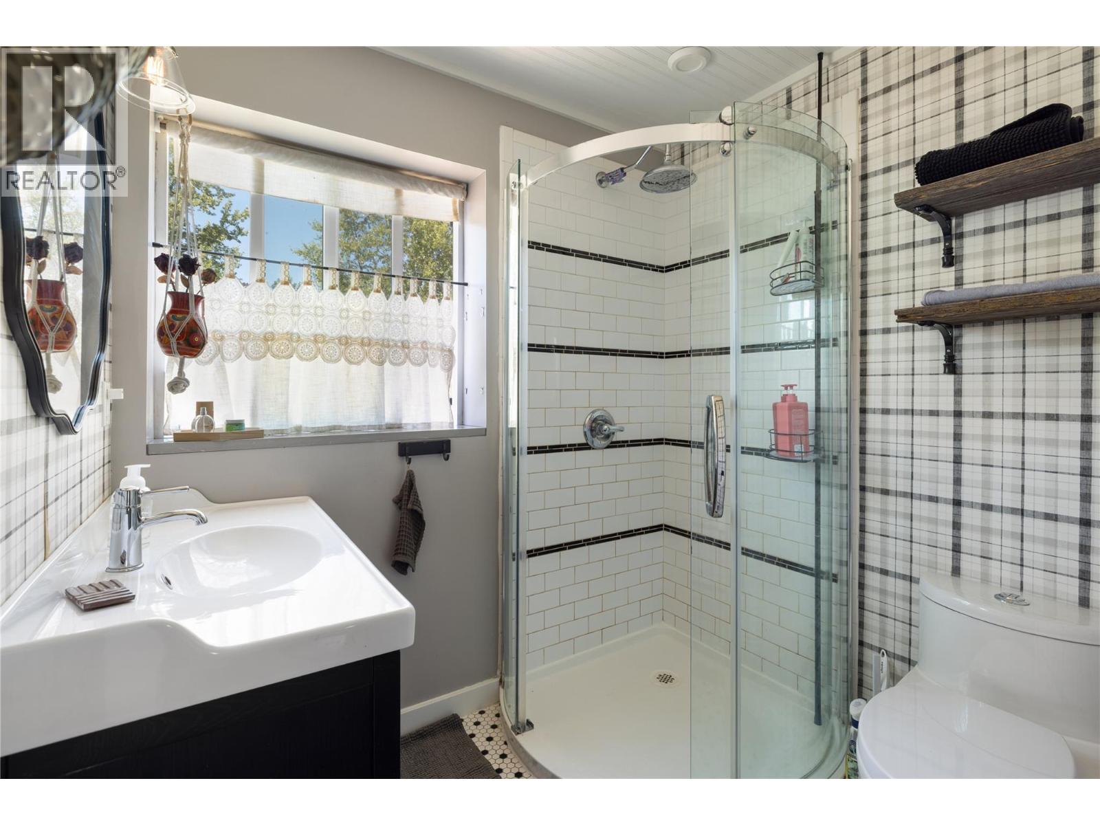 1130 Thomas Hayes Road, Spallumcheen, British Columbia  V0E 1B6 - Photo 68 - 10398138