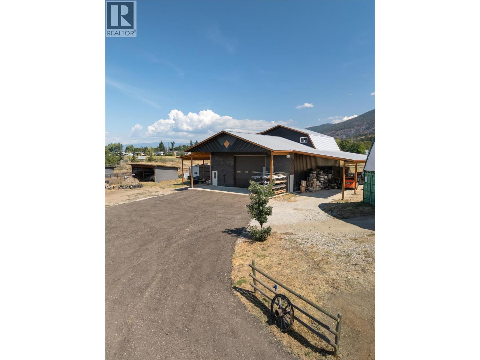 1130 Thomas Hayes Road, Spallumcheen, British Columbia  V0E 1B6 - Photo 9 - 10398138