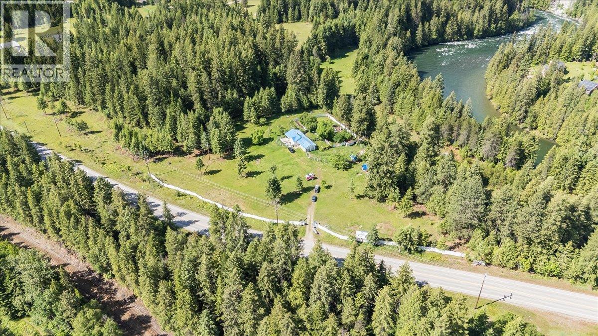 2621 3a Highway, Castlegar, British Columbia  V1N 4P5 - Photo 41 - 10398006