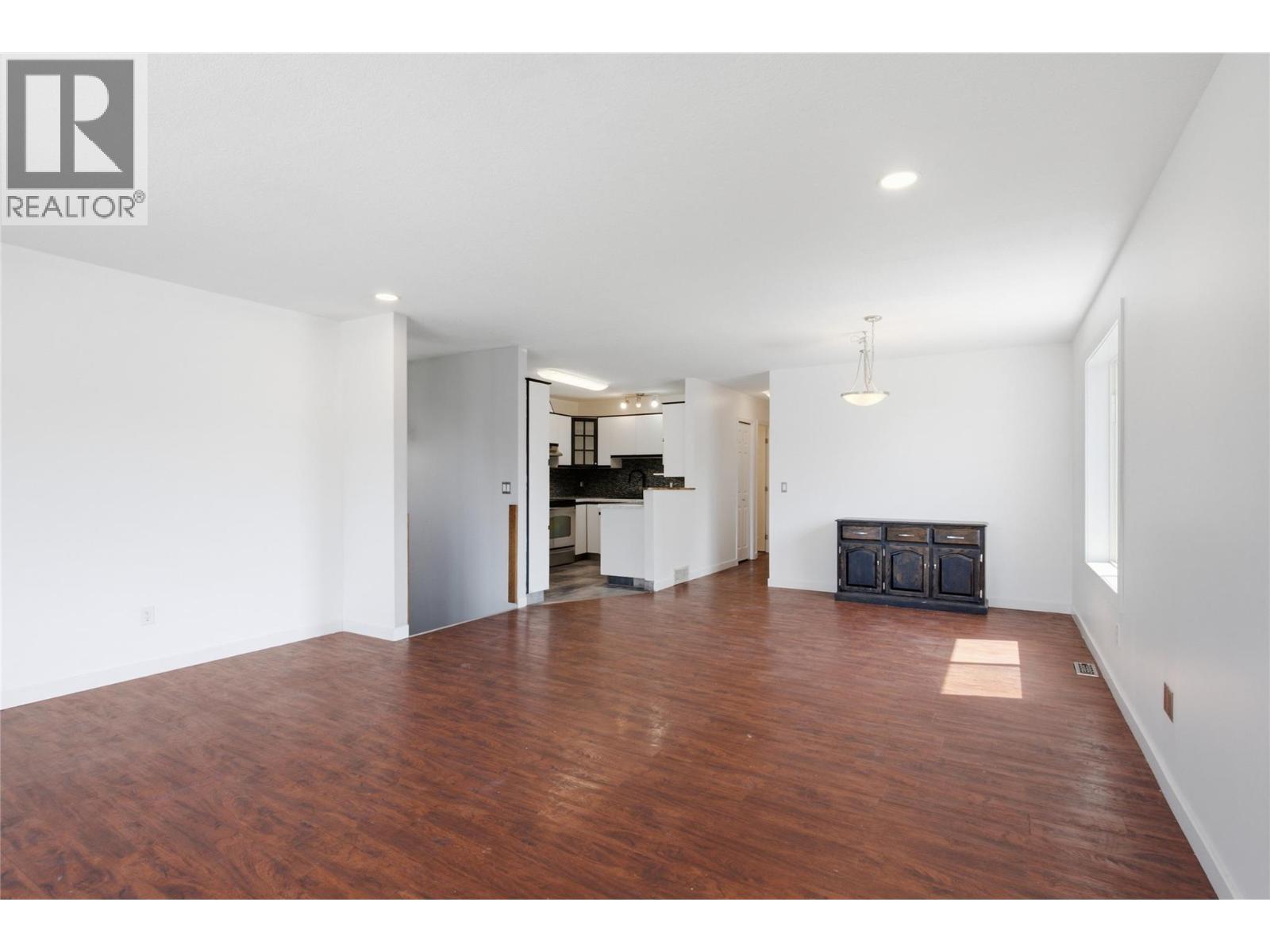 881 Evergreen Place, Kamloops, British Columbia  V2B 5M7 - Photo 12 - 10397643