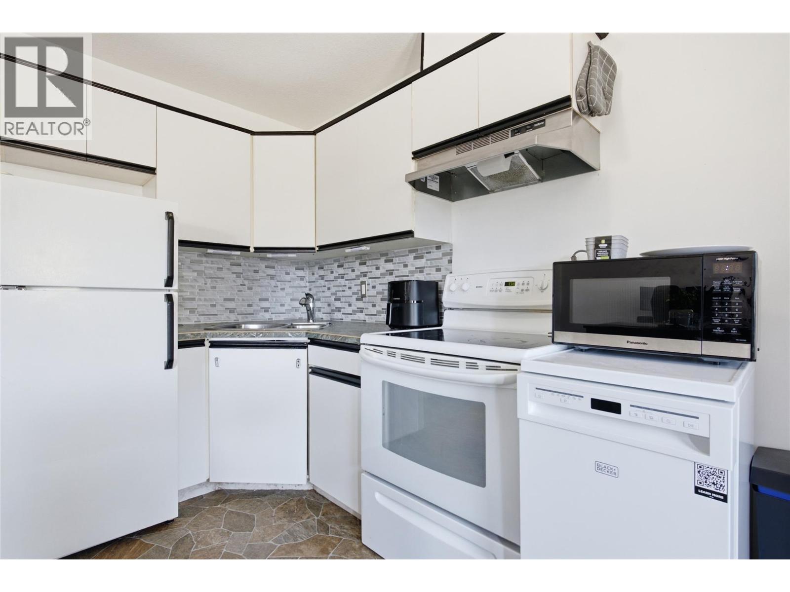 881 Evergreen Place, Kamloops, British Columbia  V2B 5M7 - Photo 30 - 10397643