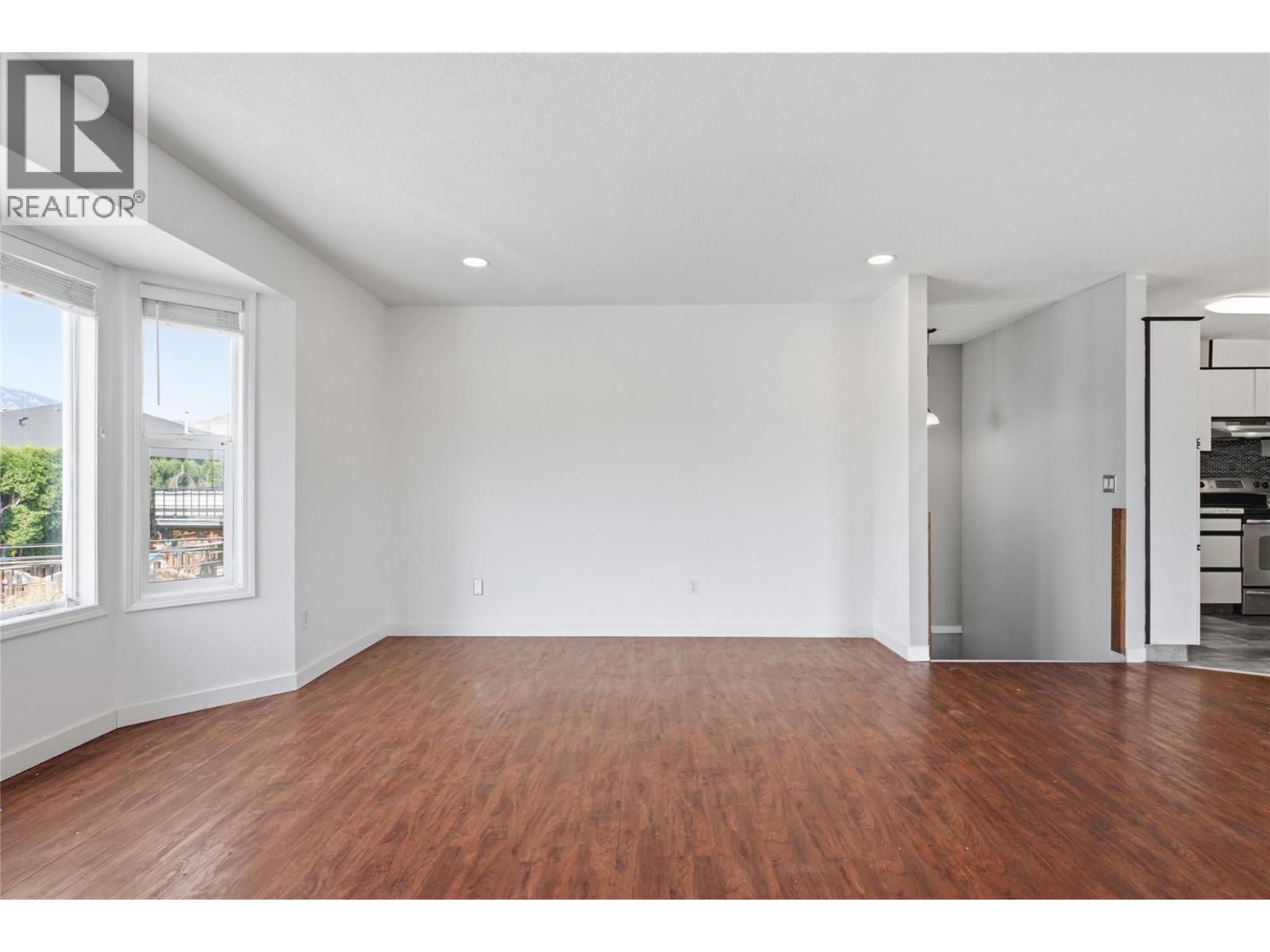 881 Evergreen Place, Kamloops, British Columbia  V2B 5M7 - Photo 8 - 10397643