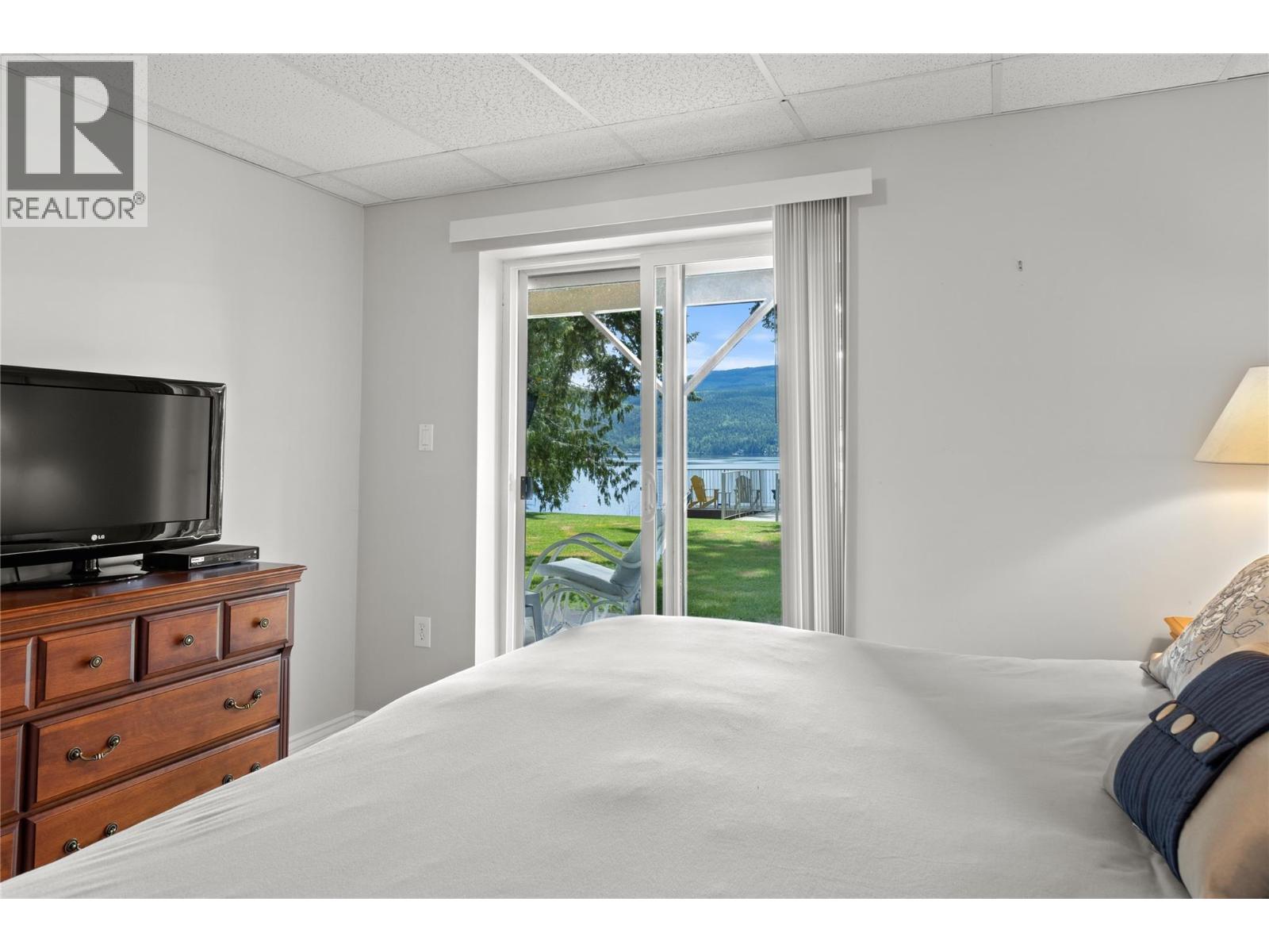7832 Squilax-Anglemont Road, Anglemont, British Columbia  V0E 1M8 - Photo 22 - 10398140