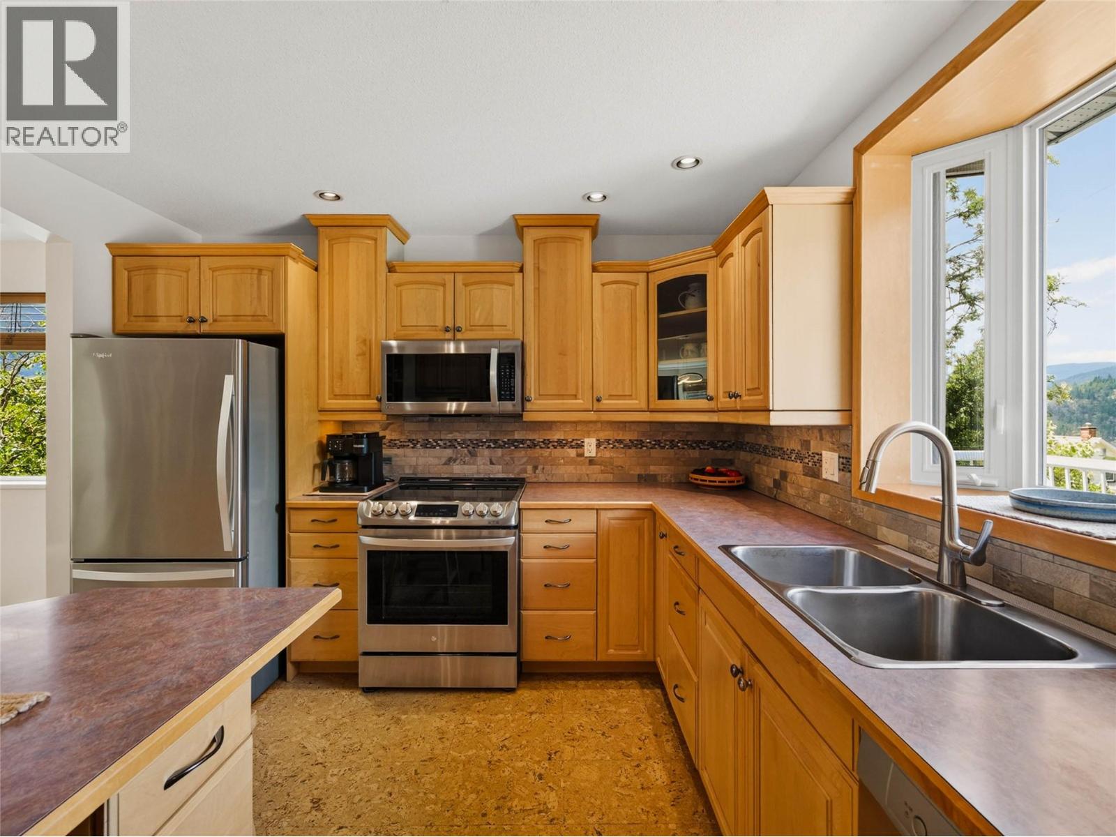 1007 Hoover Street, Nelson, British Columbia  V1L 4X9 - Photo 10 - 10398131