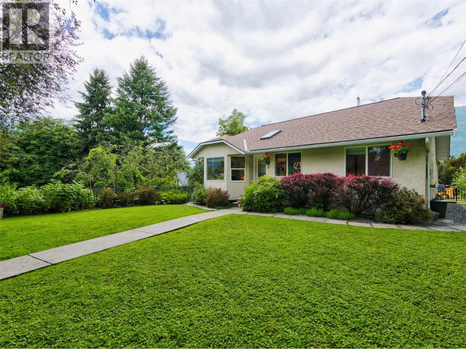 1007 Hoover Street, Nelson, British Columbia  V1L 4X9 - Photo 65 - 10398131