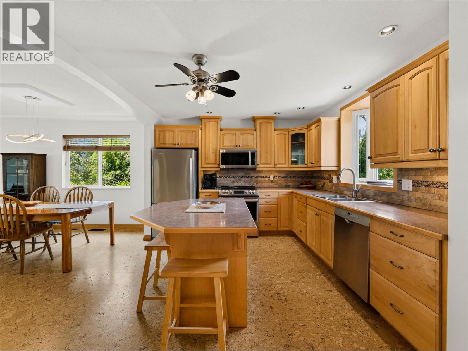1007 Hoover Street, Nelson, British Columbia  V1L 4X9 - Photo 8 - 10398131