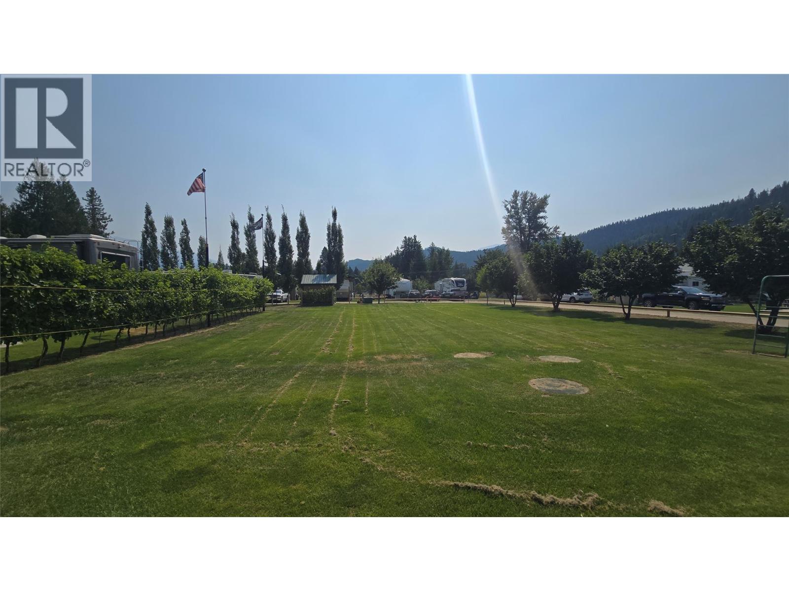 16060 Bc-3a Highway, Crawford Bay, British Columbia  V0B 1E0 - Photo 5 - 10397863